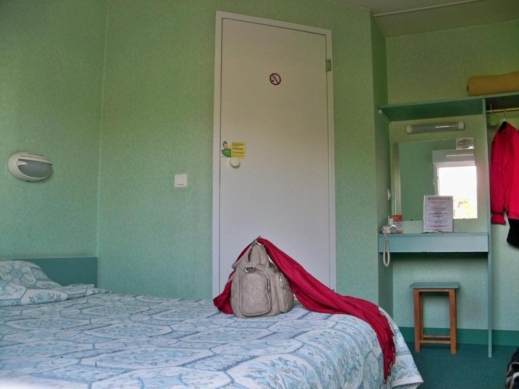 Fasthotel Lille Aeroport Hotel *