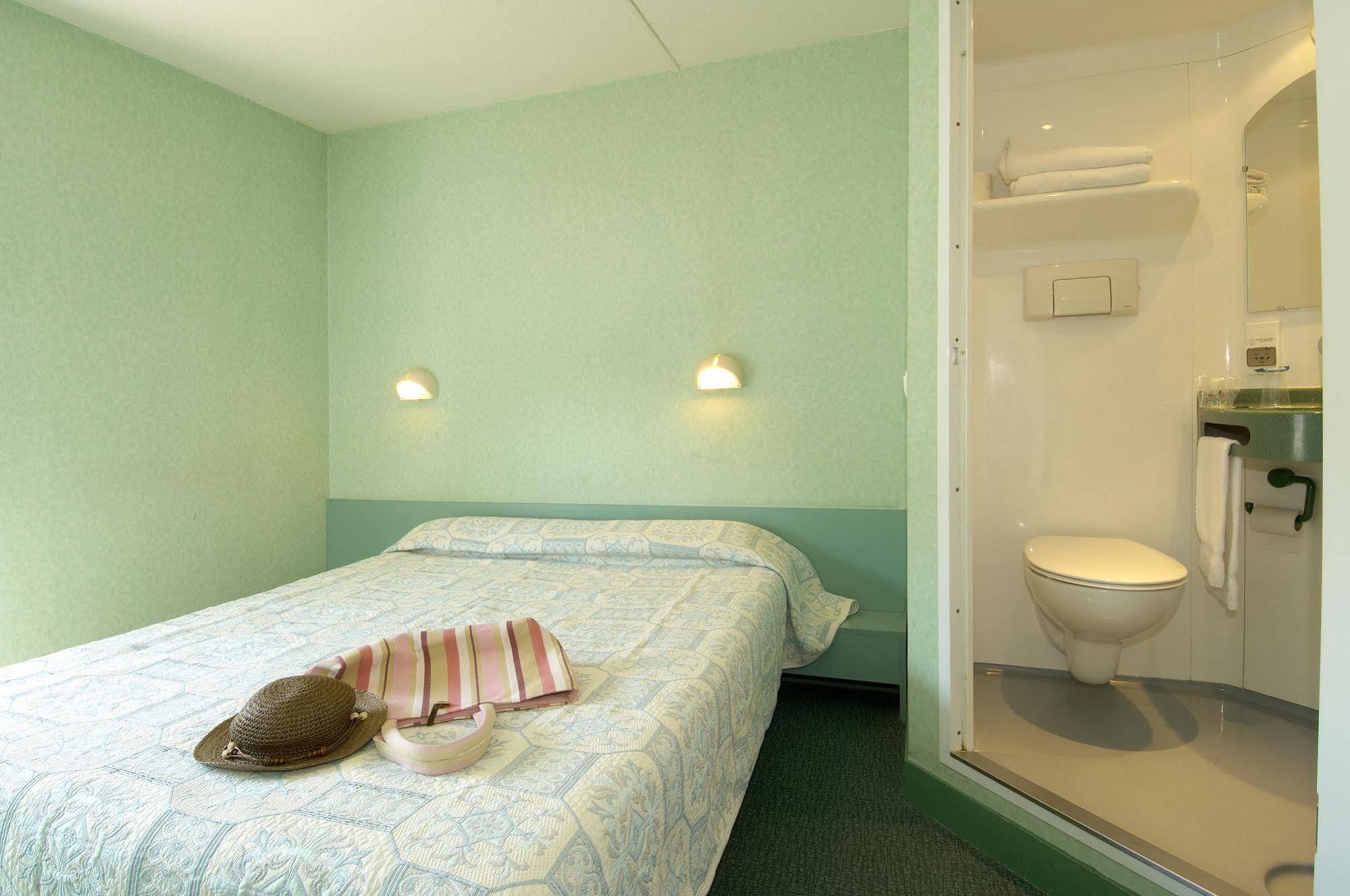 Fasthotel Lille Aeroport Hotel